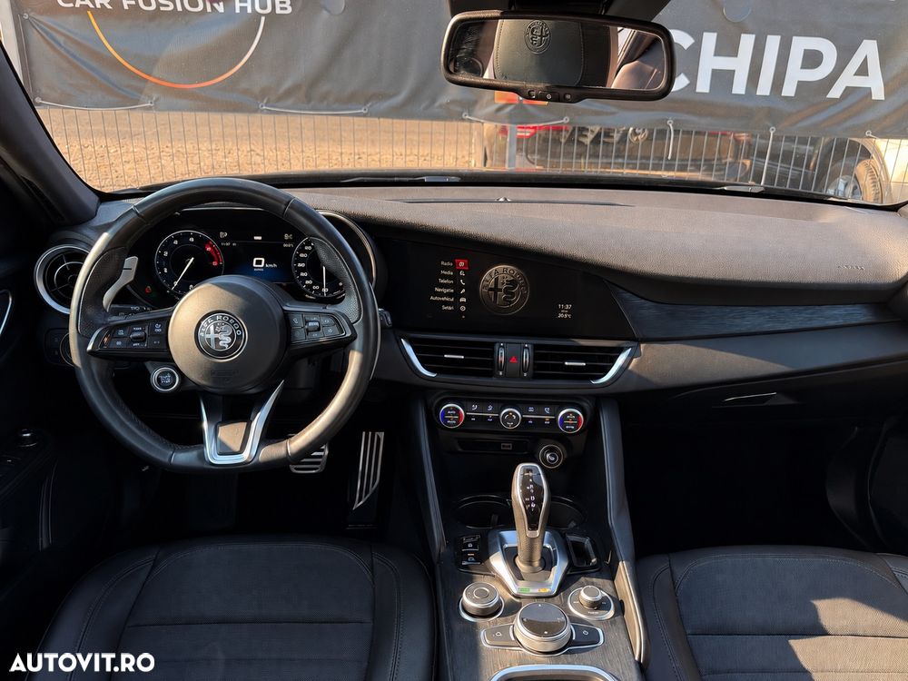 Alfa Romeo Giulia - 8