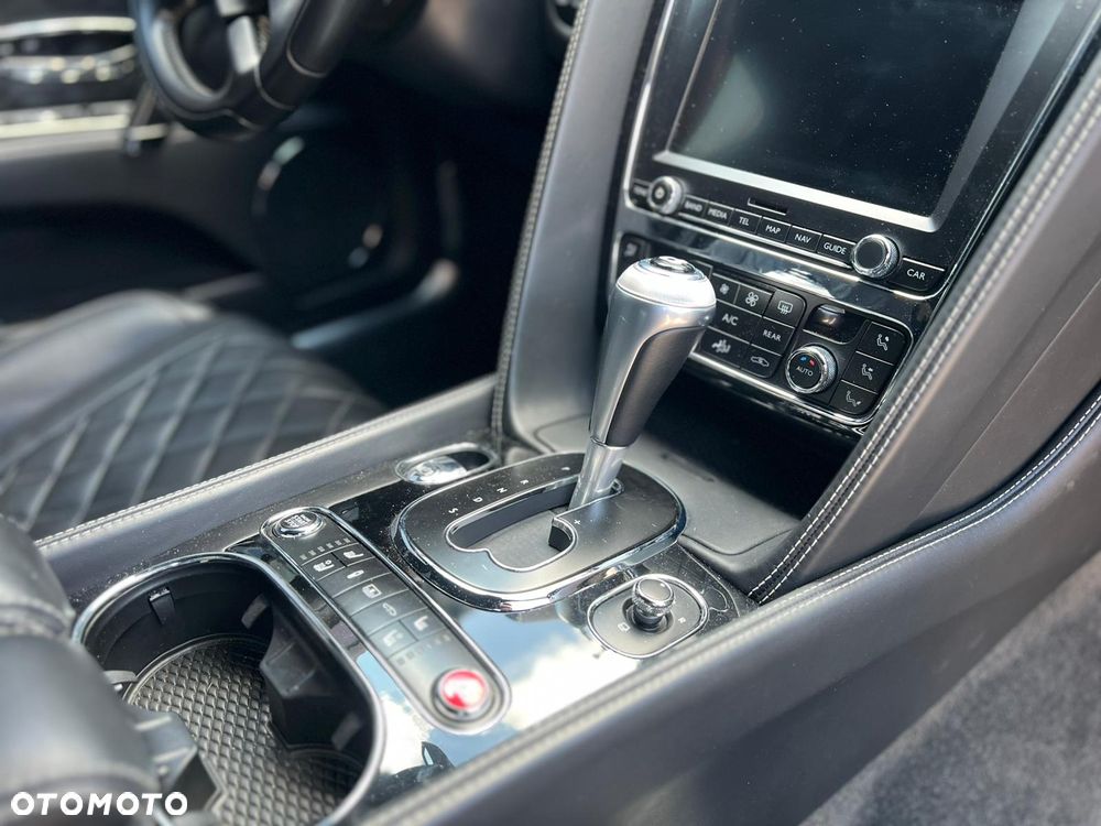 Bentley Flying Spur V8 S - 19