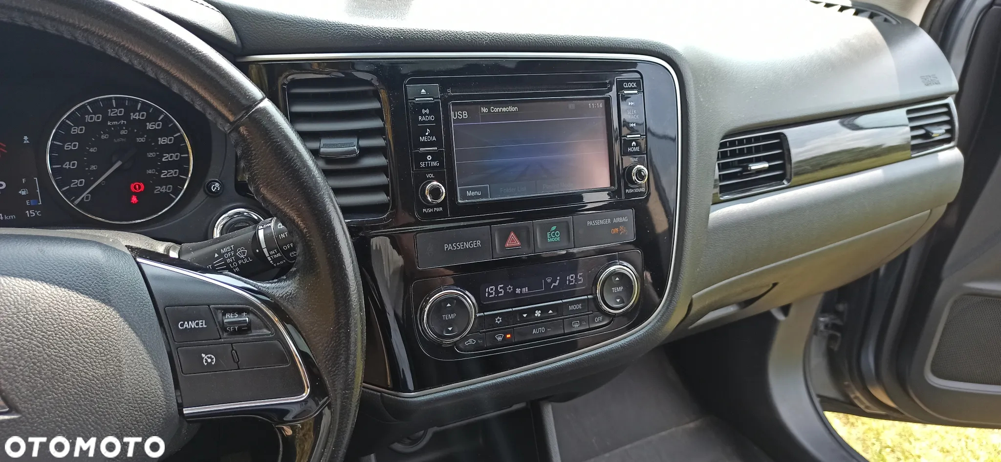 Mitsubishi Outlander 2.4 SE CVT - 14