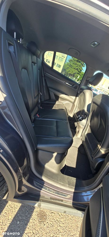 Alfa Romeo Stelvio 2.0 Turbo TI Q4 - 19