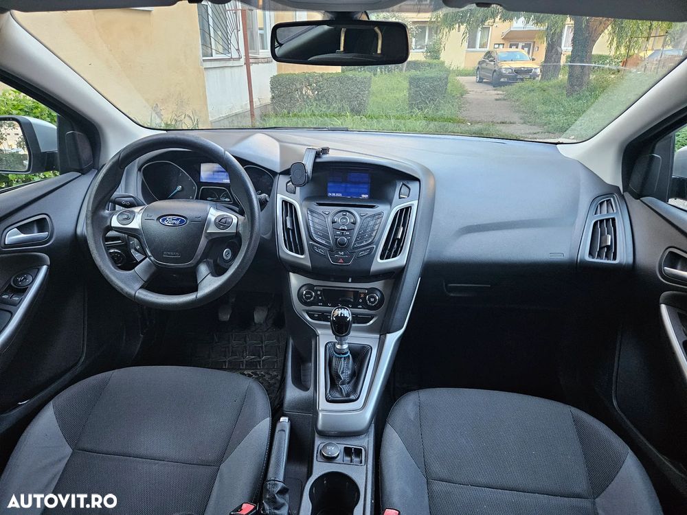 Ford Focus Turnier 1.6 TDCi ECOnetic 88g Start-Stopp-Sy Trend - 6