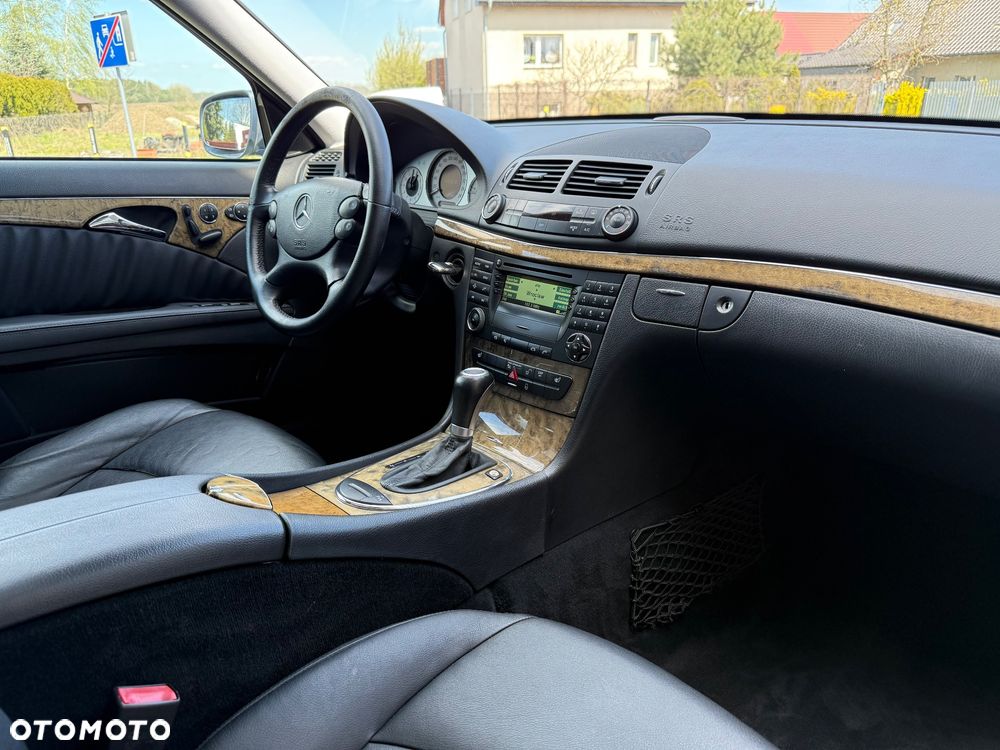 Mercedes-Benz Klasa E 320 CDI T Avantgarde - 17