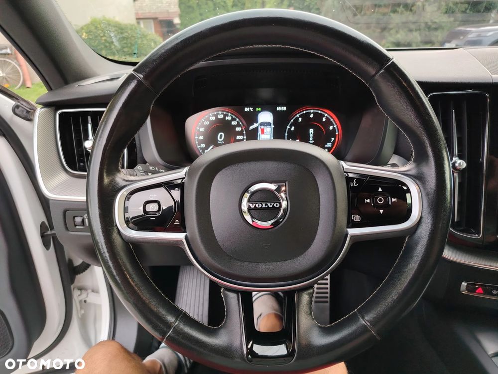 Volvo XC 60 B4 B R-Design - 24