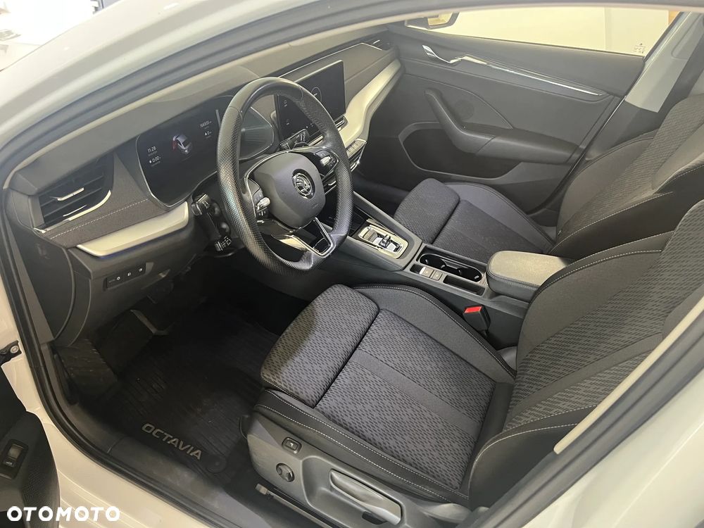 Skoda Octavia 2.0 TDI Style DSG - 9
