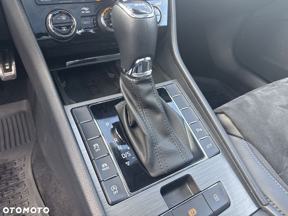 Skoda Superb 2.0 TSI 4x4 Scout DSG - 23