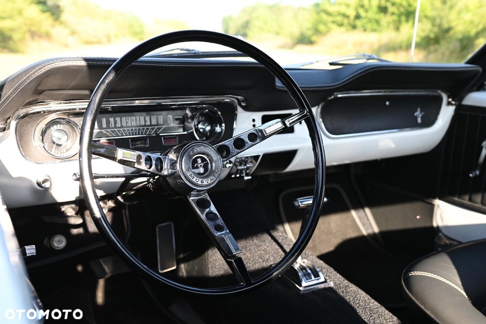 Ford Mustang - 18