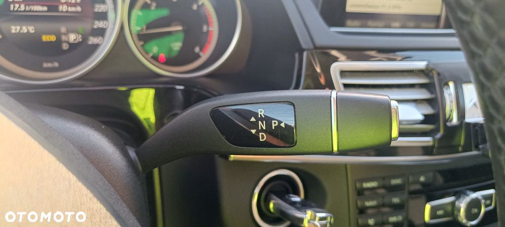 Mercedes-Benz Klasa E 220 CDI 7G-TRONIC - 27