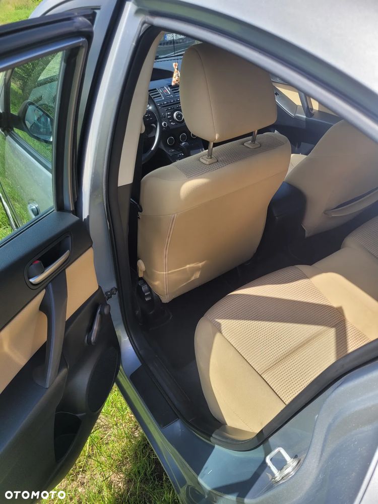 Mazda 3 - 8