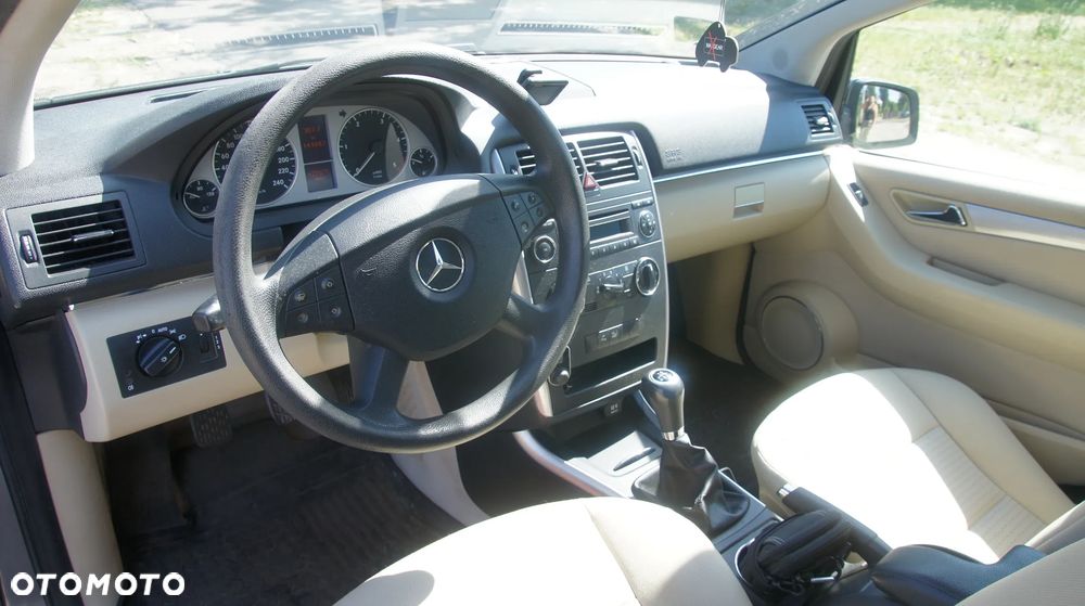 Mercedes-Benz Klasa B 180 CDI - 14