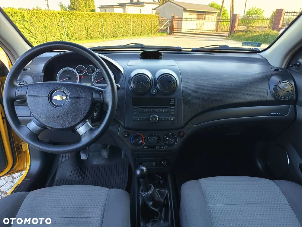 Chevrolet Aveo 1.2 16V Base - 9