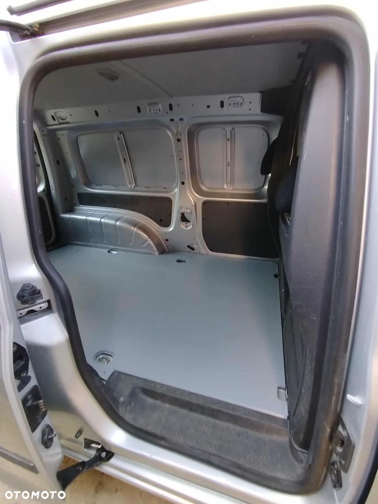Volkswagen Caddy - 17