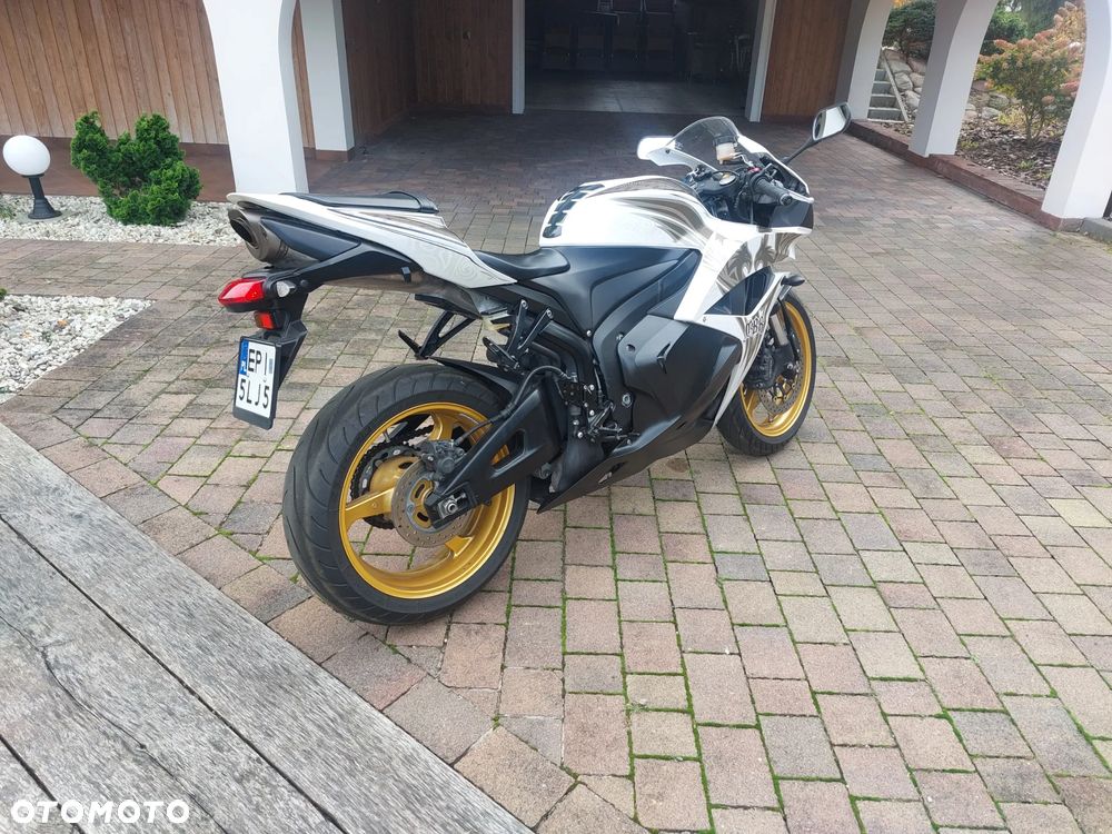 Honda CBR - 7