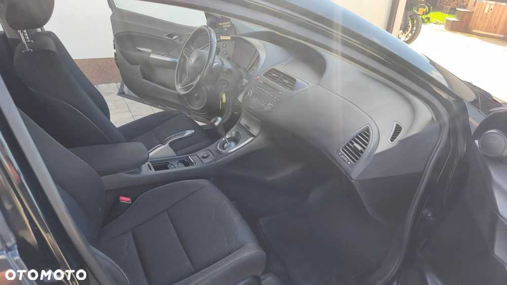 Honda Civic 1.8 Sport - 12