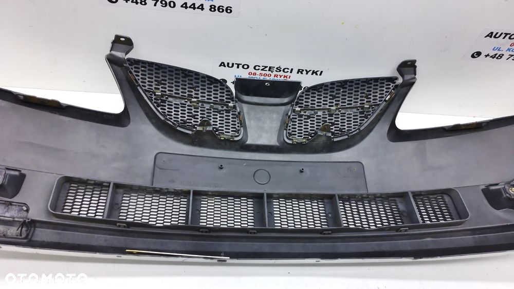 Nissan Almera N16 Zderzak Przód - 11