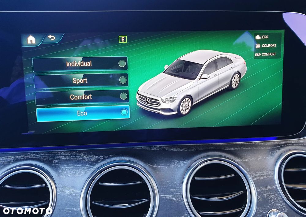 Mercedes-Benz Klasa E 300 d 4Matic 9G-TRONIC AMG Line - 32