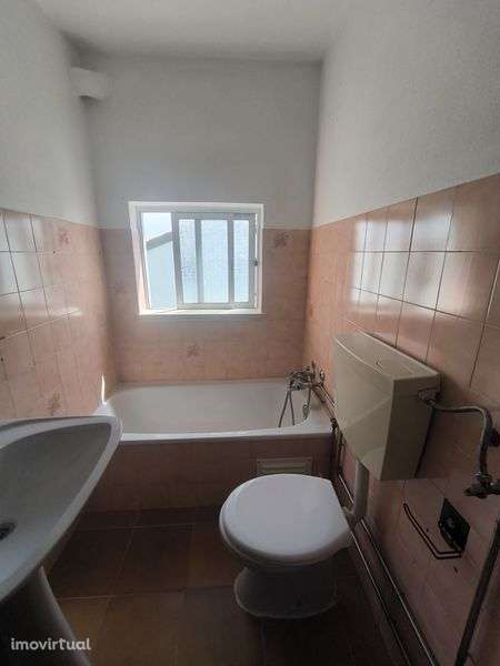 T1 em Fátima - Moita Redonda (Águas Furtadas) – Luminoso e Espaçoso - Grande imagem: 5/5