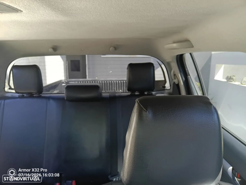 Toyota Hilux 2.4 D-4D 2WD CD Tracker - 31