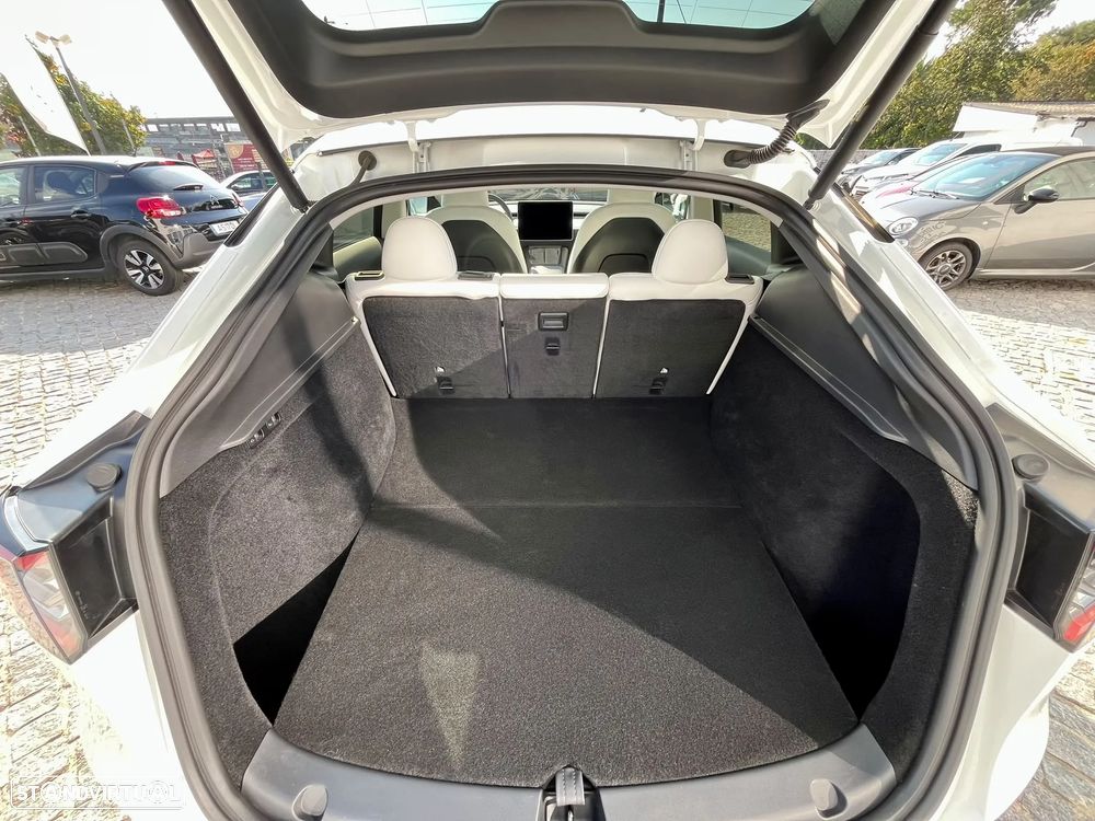 Tesla Model Y Standard - 18