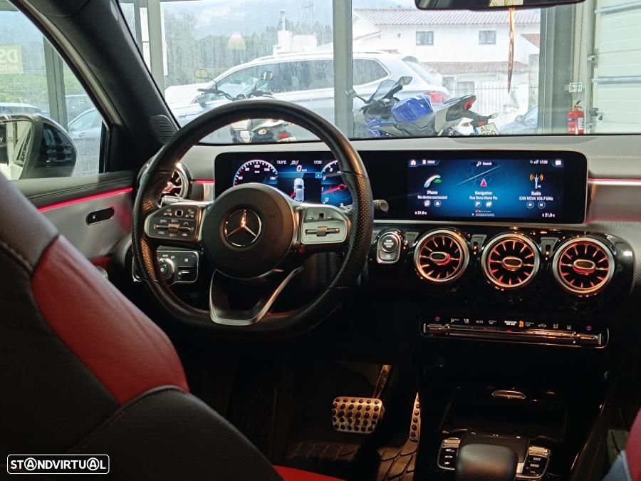 Mercedes-Benz A 220 4Matic 7G-DCT AMG Line - 22