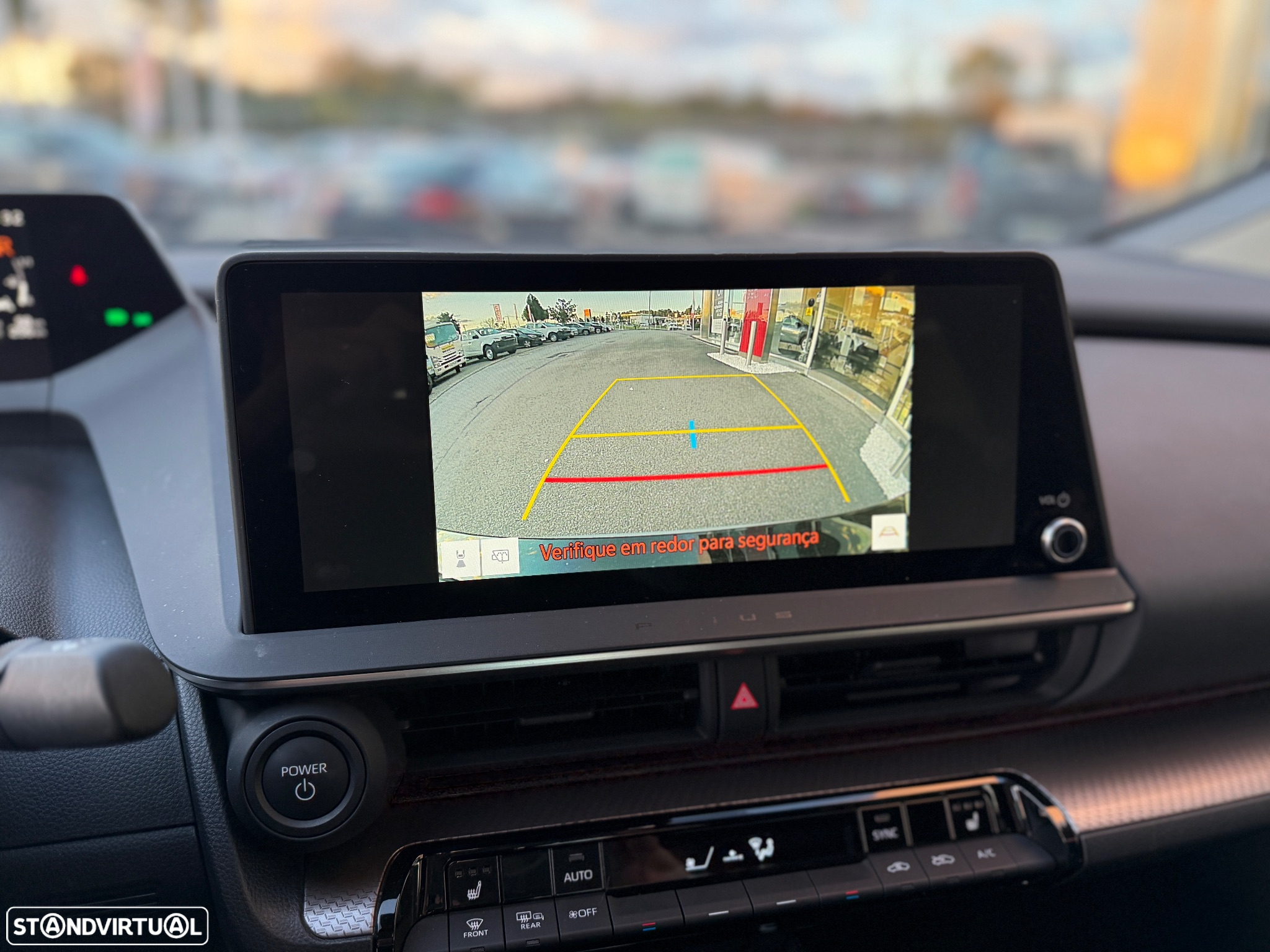 Toyota Prius 2.0 Plug-in Exclusive - 14