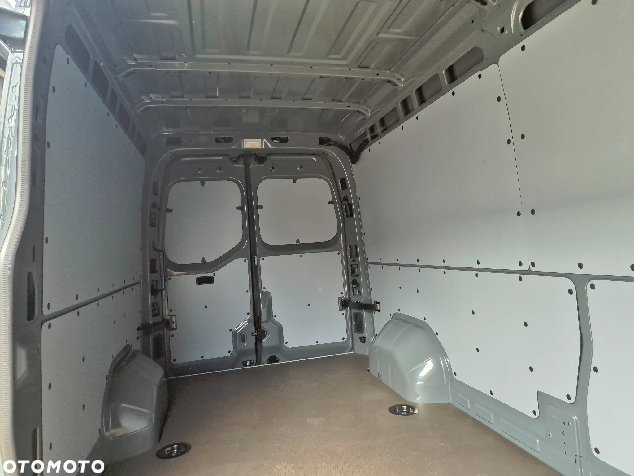 Nissan Interstar - 25