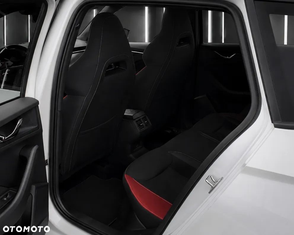 Skoda Kamiq 1.0 TSI Monte Carlo - 8