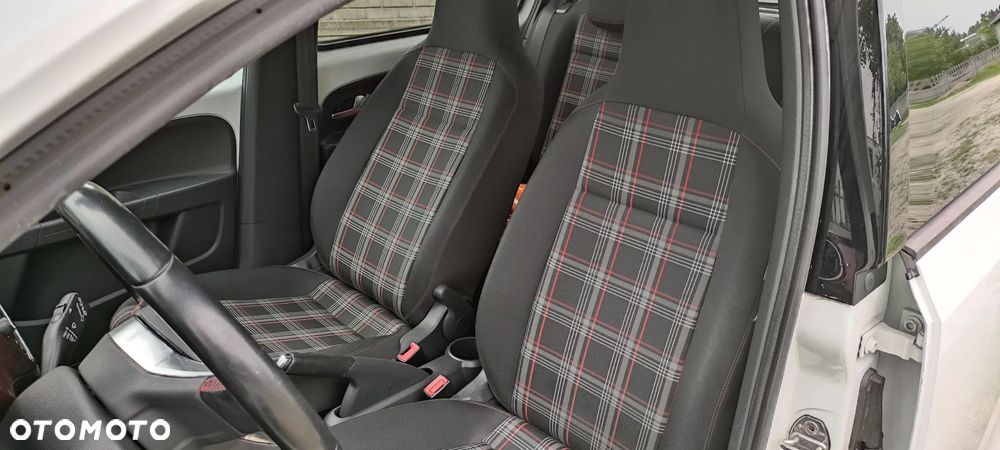 Volkswagen up! 1.0 TSI GTI - 13