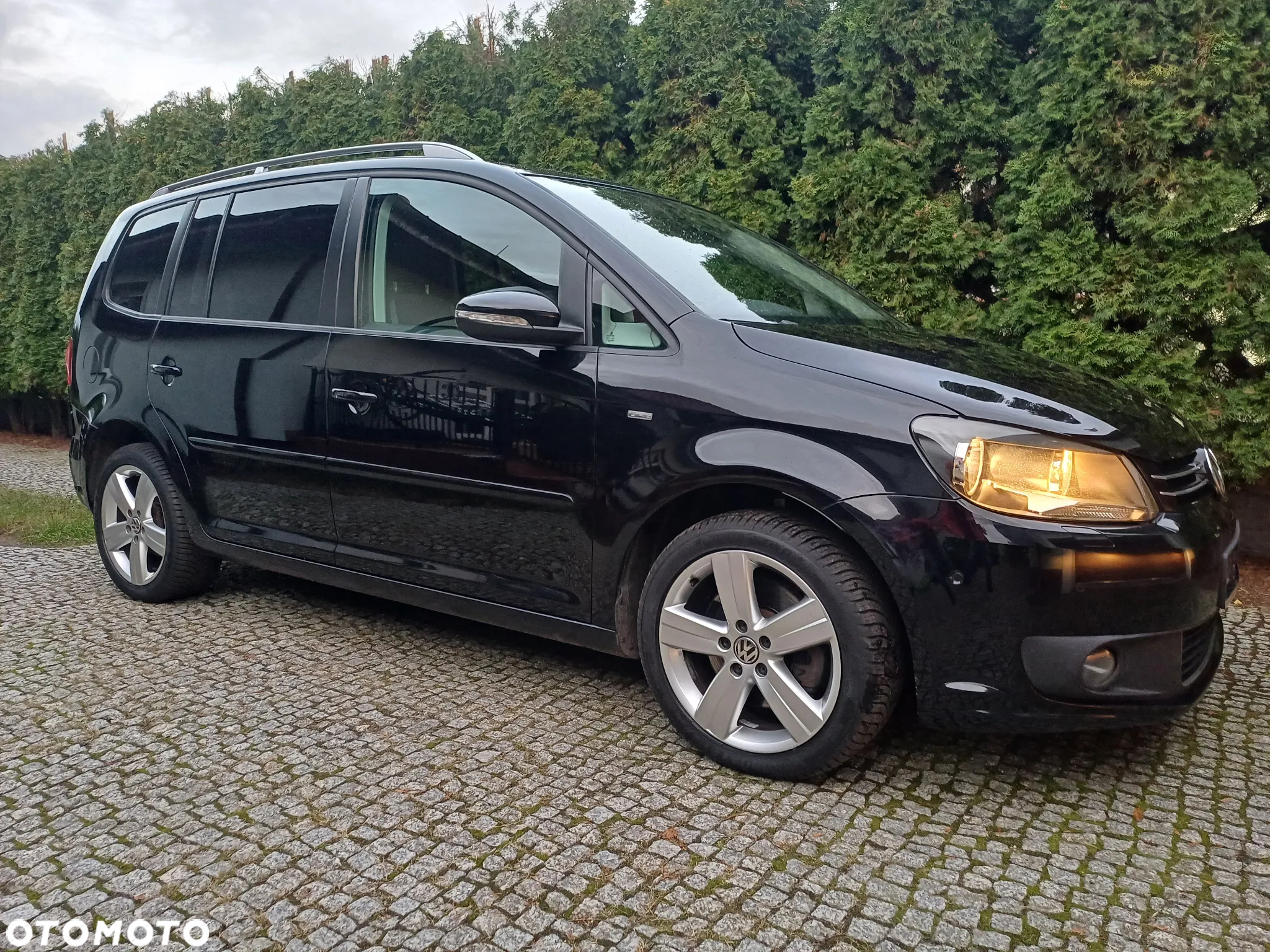 Volkswagen Touran 2.0 TDI DPF BlueMotion Technology DSG Life - 2