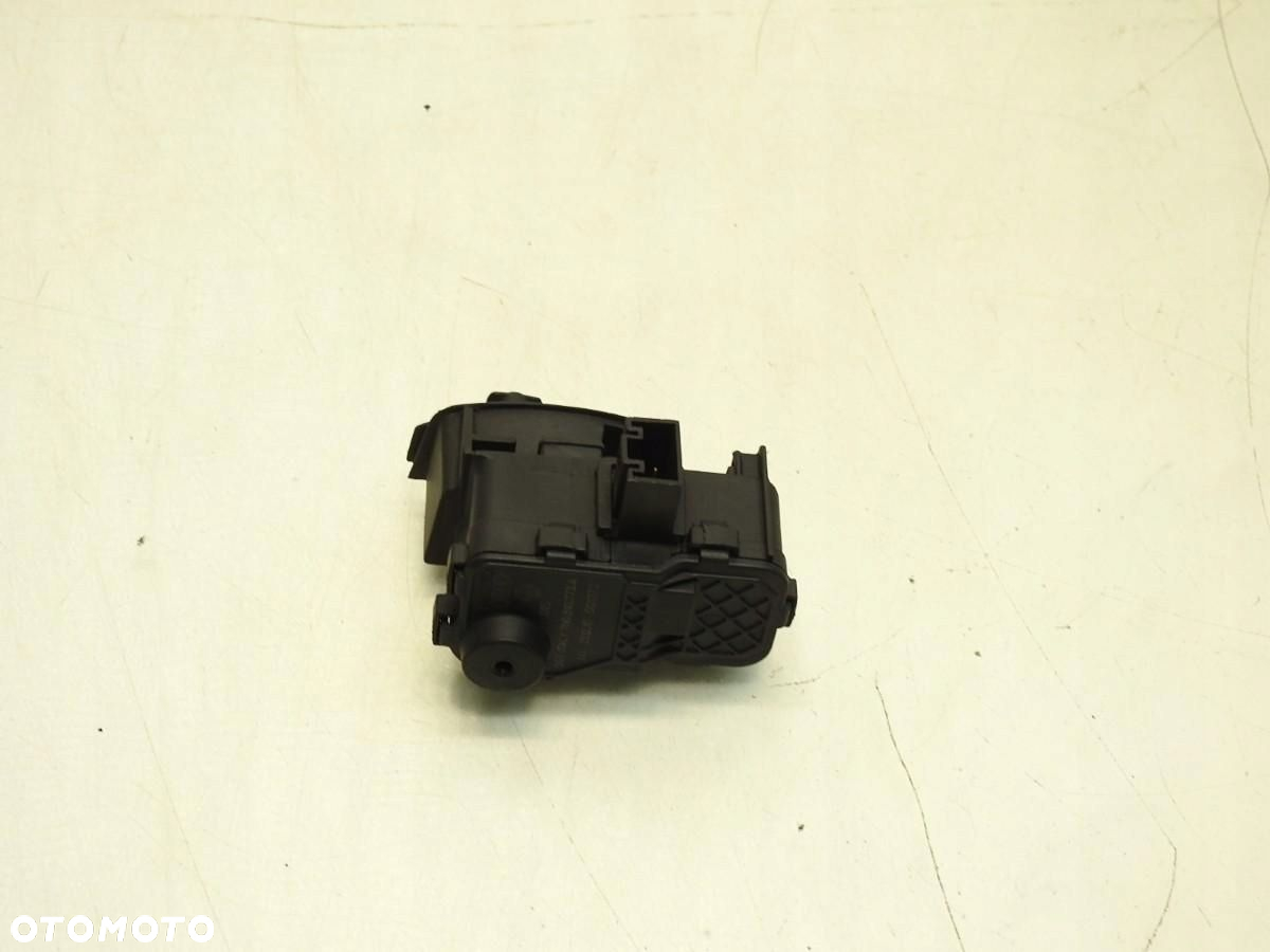 SILNICZEK KLAPKI WLEWU PALIWA VW SHARAN II 2.0 TDI 7N0810773A - 7