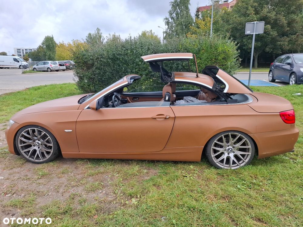 BMW Seria 3 325i Cabrio - 13