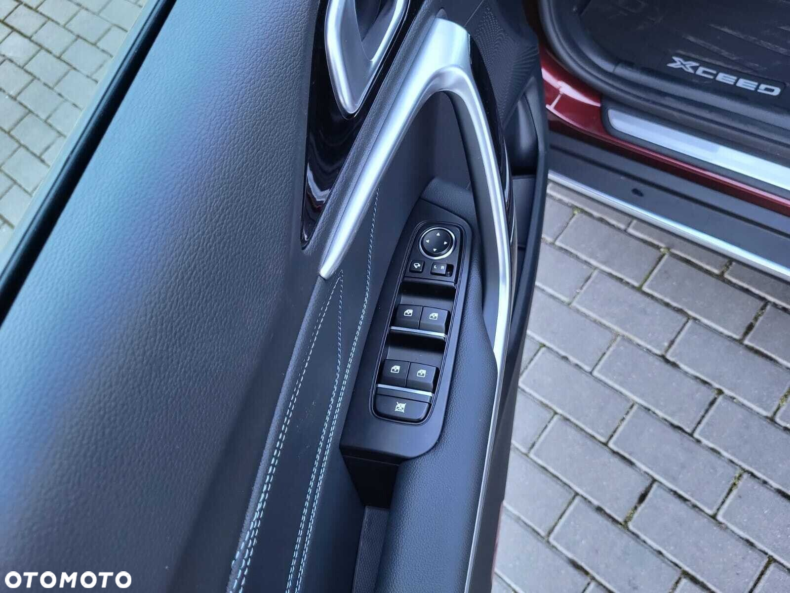 Kia XCeed - 12
