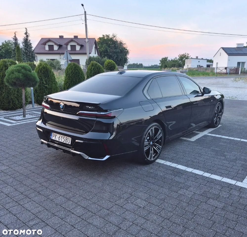 BMW Seria 7 740i - 5