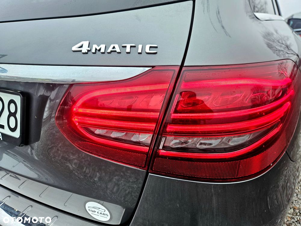 Mercedes-Benz Klasa C 220 d 4MATIC 9G-TRONIC - 9