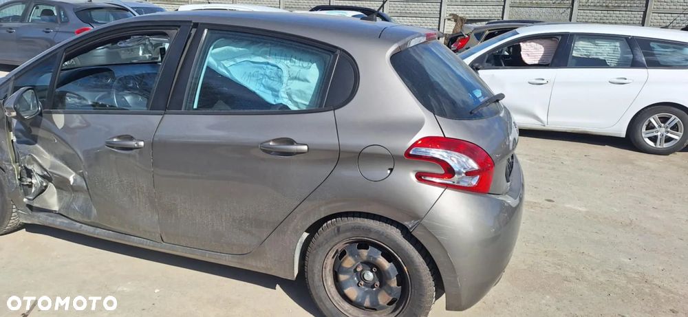 PEUGEOT 208 KCL pas tył tylny podłoga wanna - 3