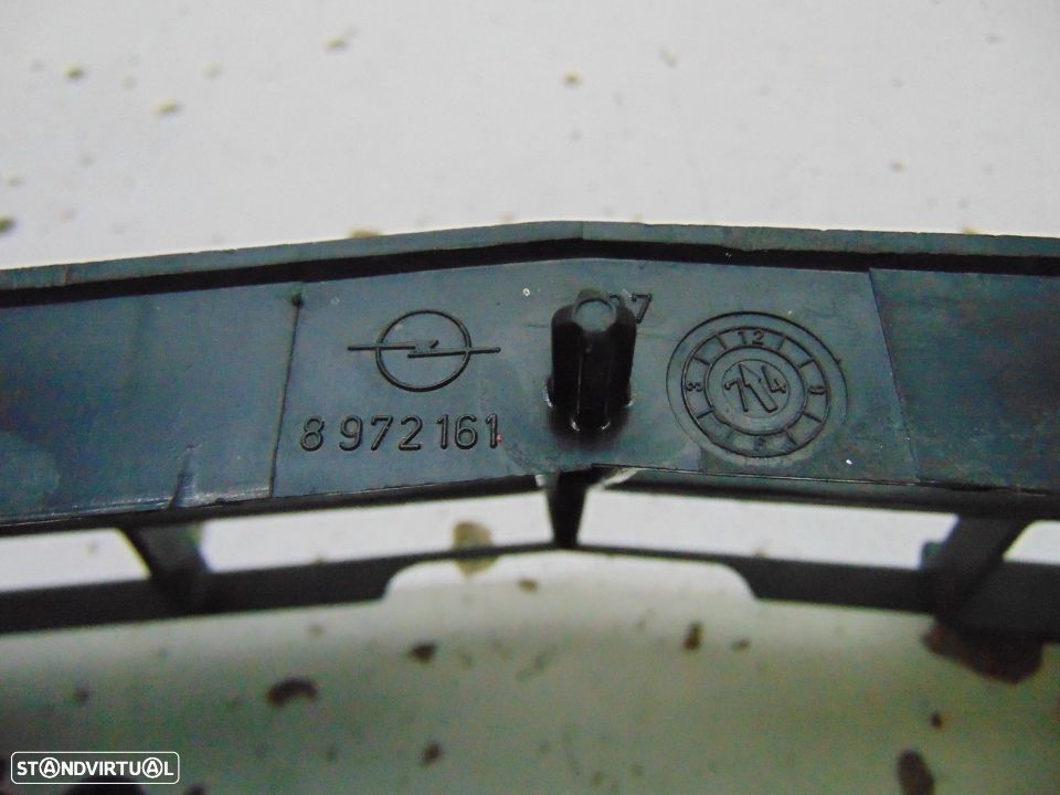 Opel 1204 ou city grelha frontal - 6