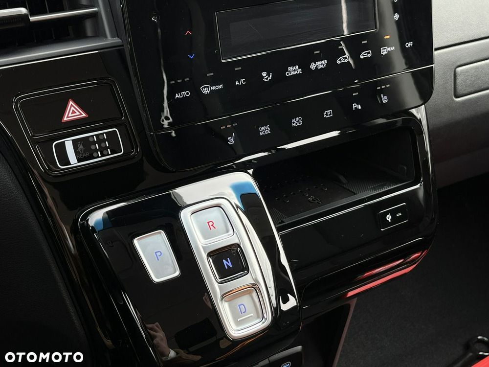 Hyundai Staria - 15