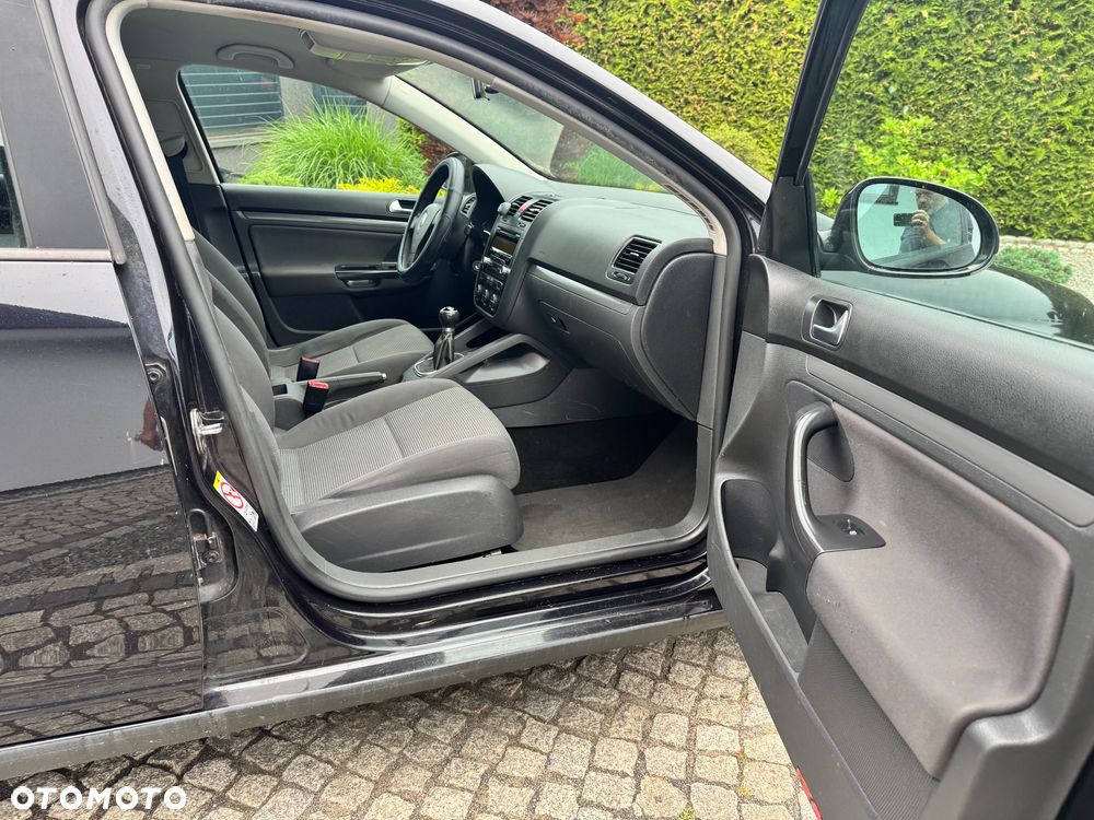 Volkswagen Golf - 31