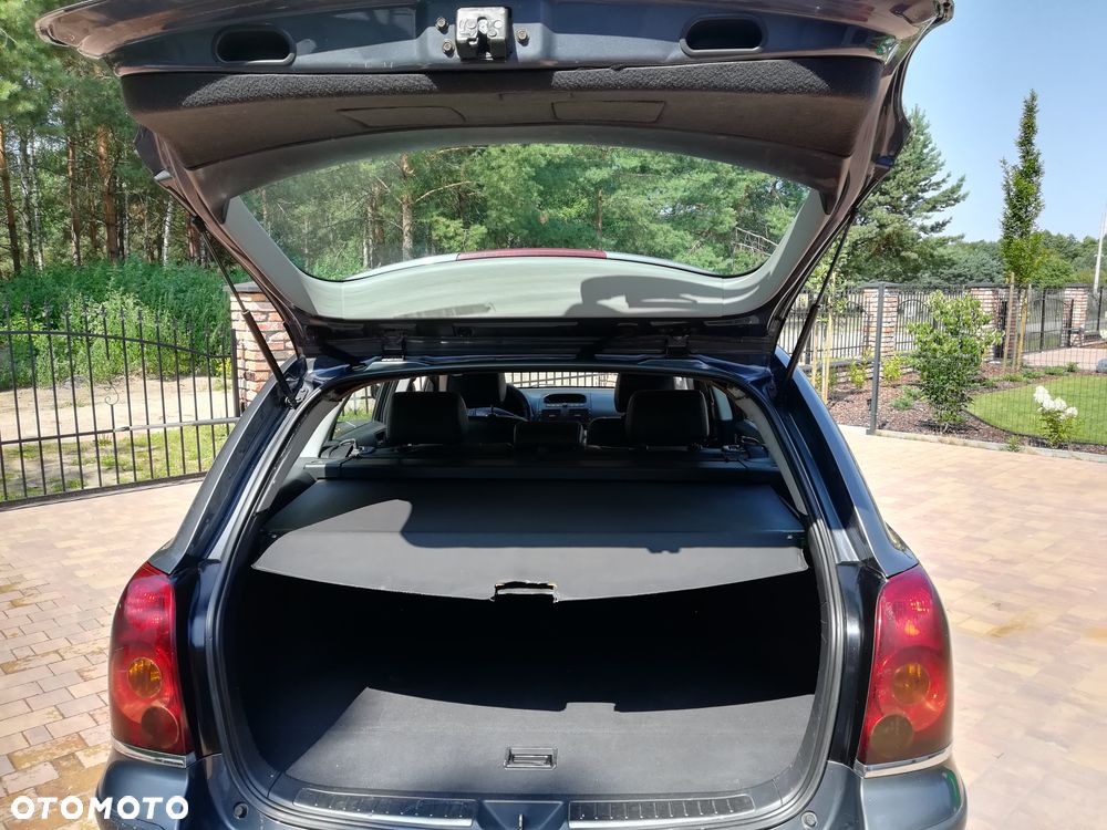 Toyota Avensis - 7