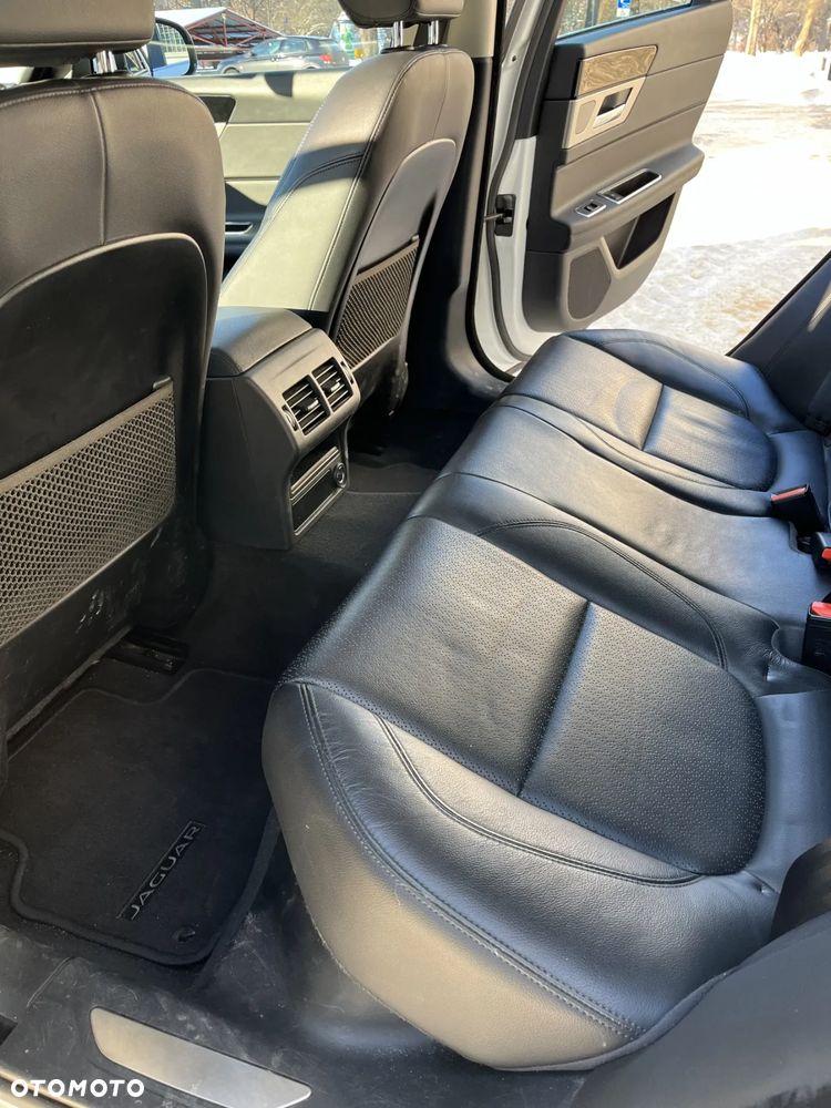 Jaguar XF 2.0 T Prestige - 11