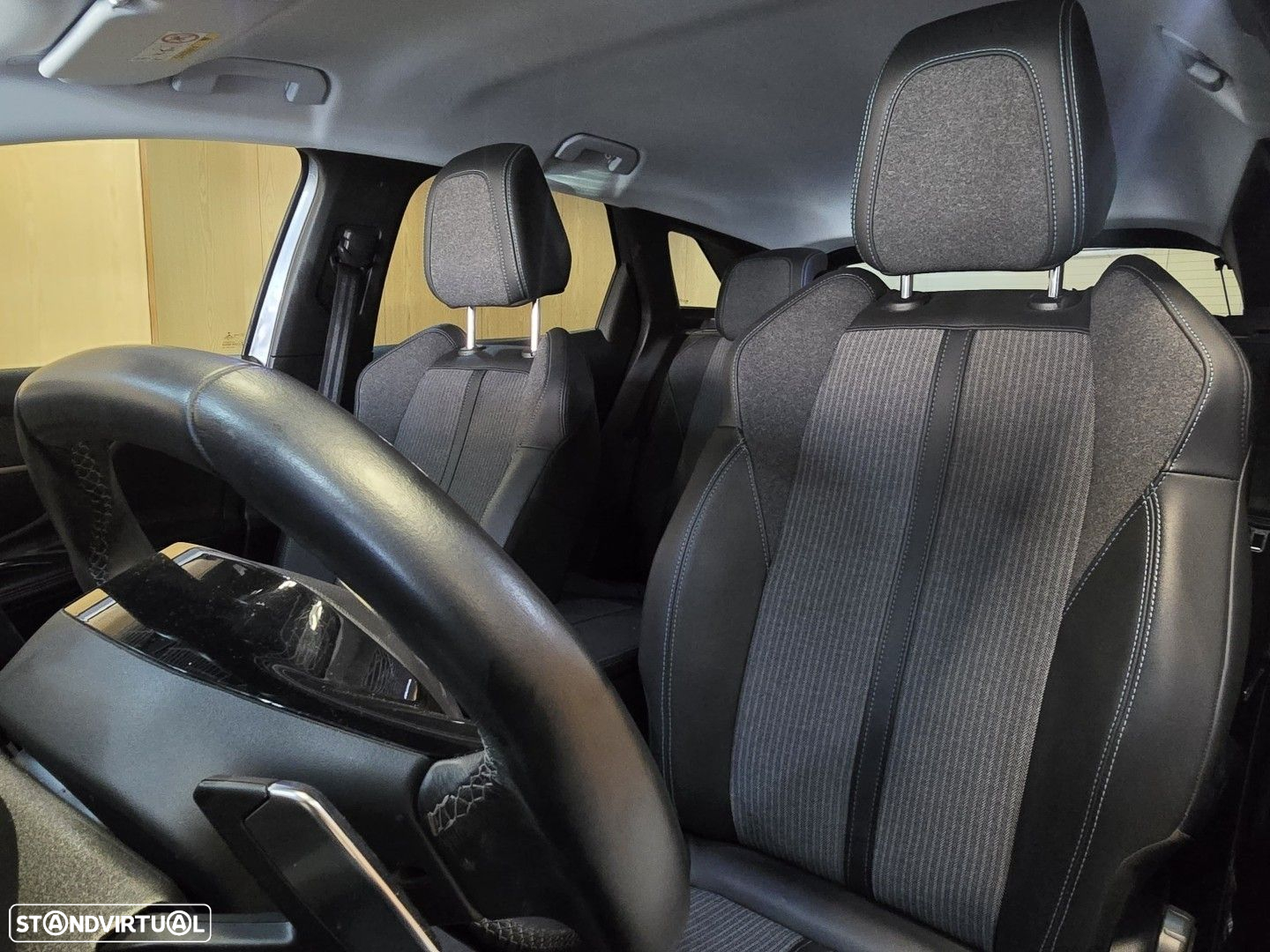 Peugeot 3008 1.5 BlueHDi Allure EAT8 - 32