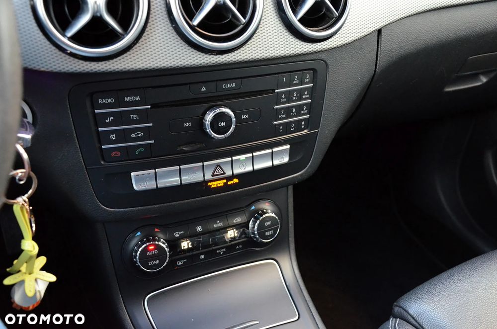 Mercedes-Benz Klasa B 180 d 7G-DCT SCORE - 23