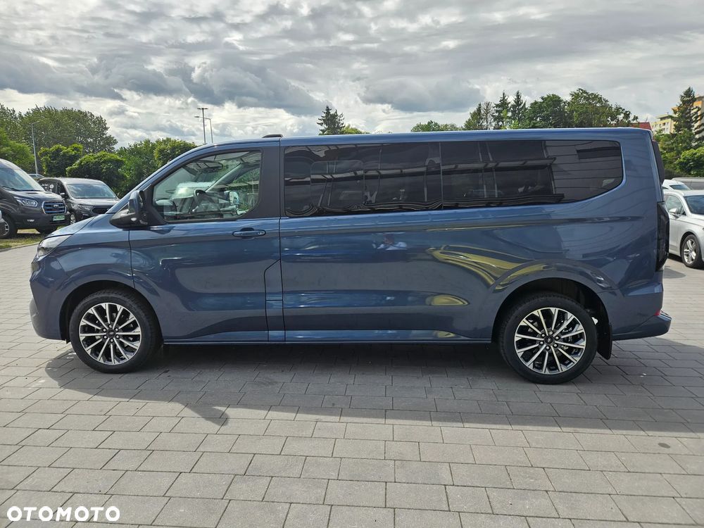 Ford Tourneo Custom - 8