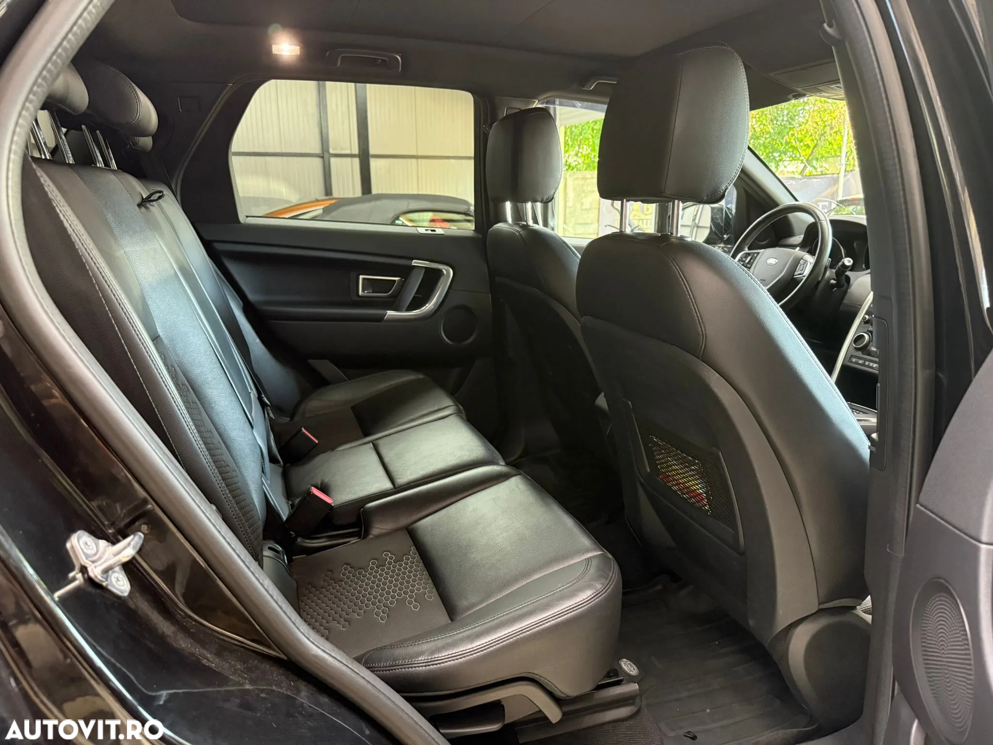 Land Rover Discovery Sport - 24