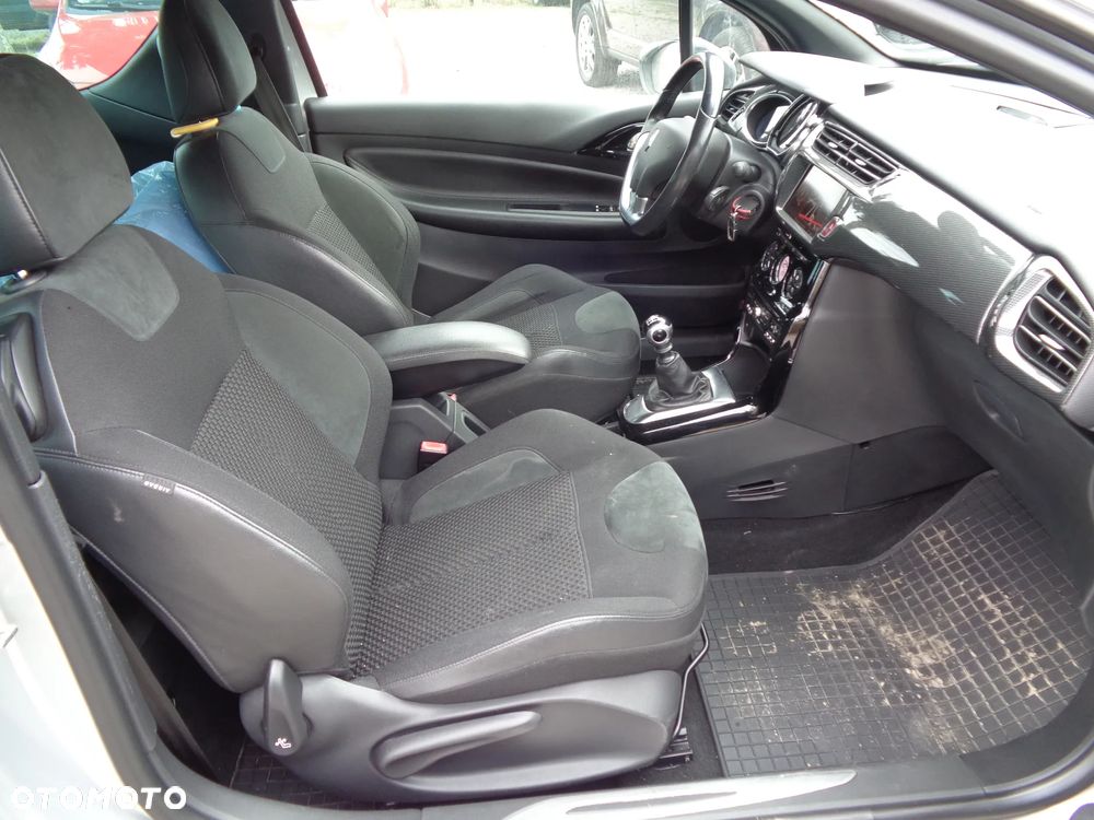 Citroën DS3 e-HDi 115 FAP Red Edition - 14