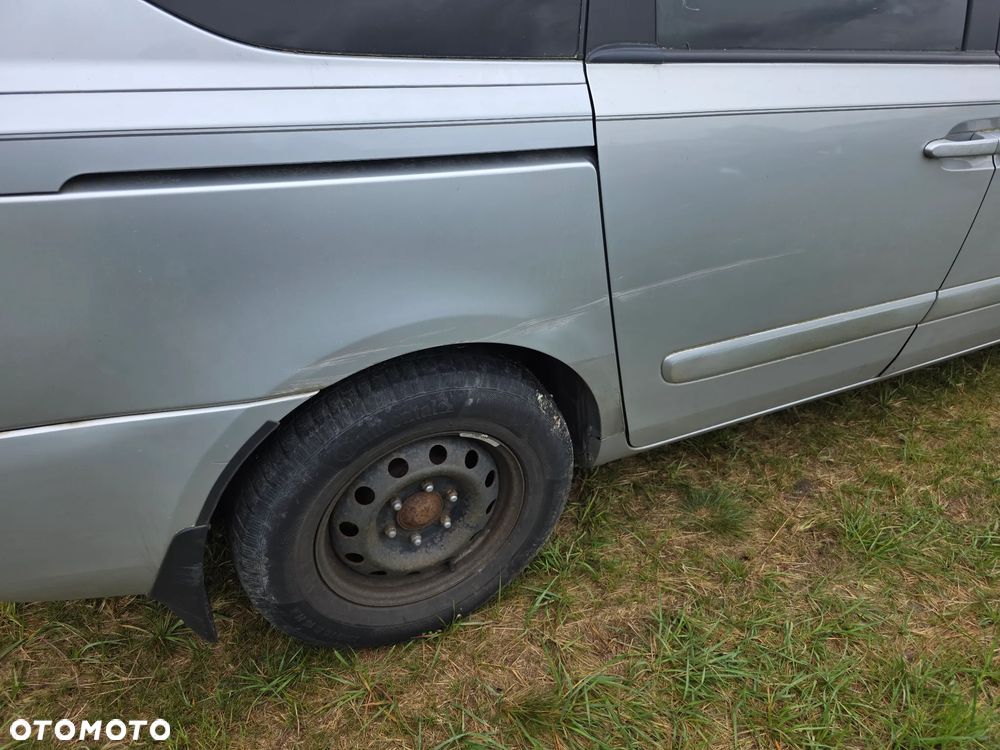 Kia Carnival 2.9 CRDi LX - 4