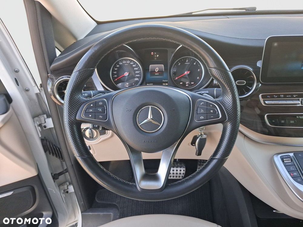 Mercedes-Benz Klasa V - 10