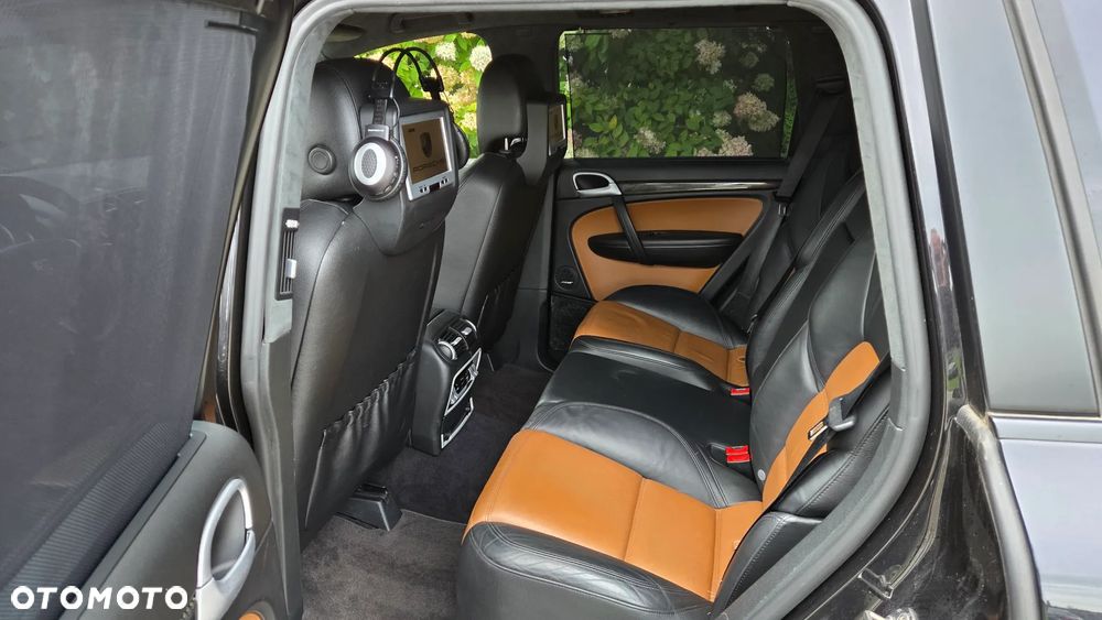 Porsche Cayenne Turbo S - 37