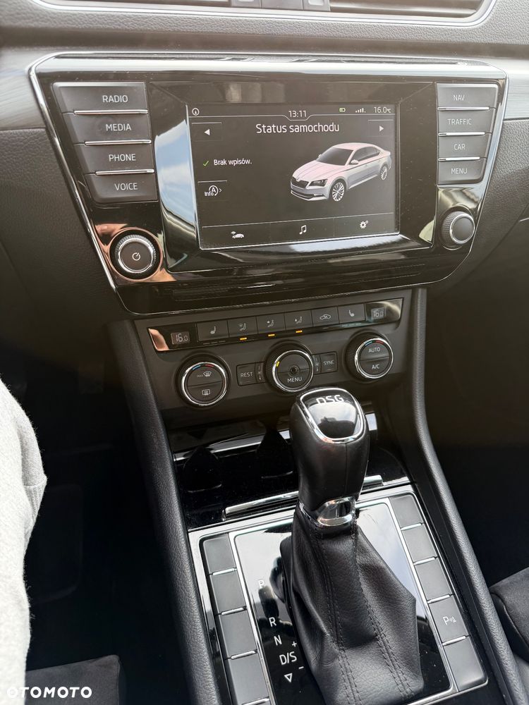 Skoda Superb 2.0 TDI Ambition DSG - 9