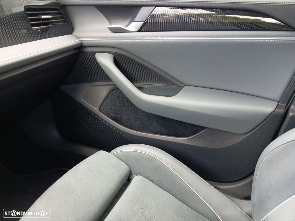 VW Passat Variant 2.0 TDi Business DSG - 12