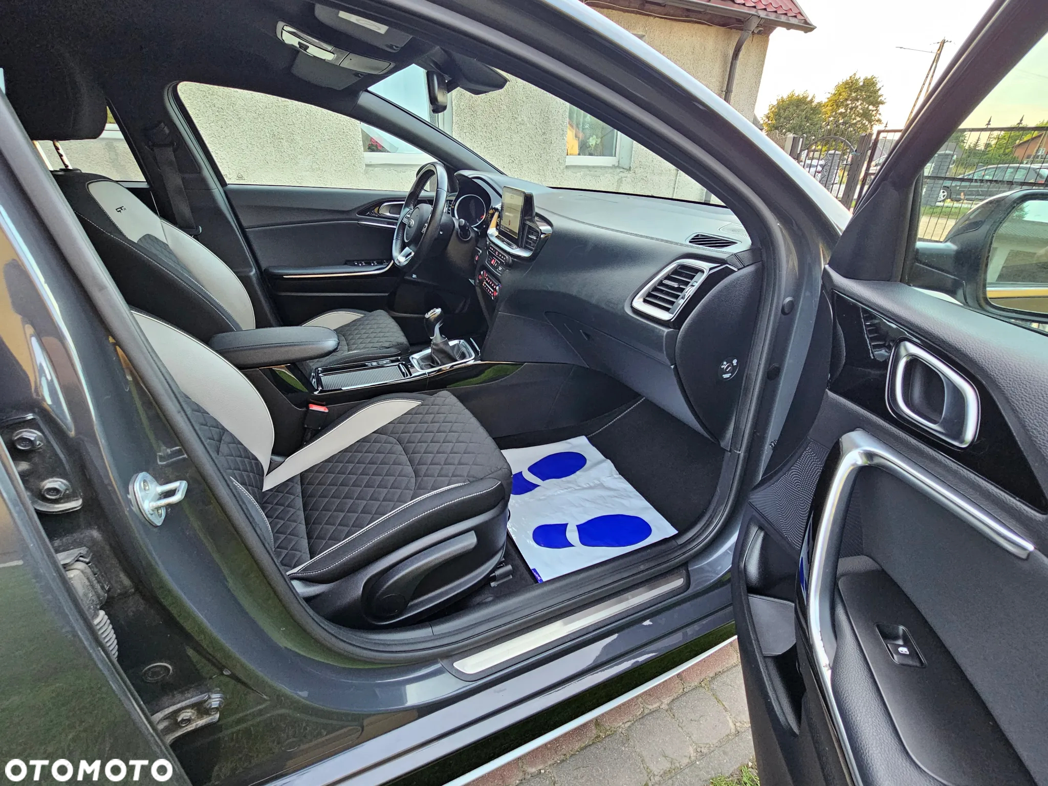 Kia ProCeed 1.4 T-GDI GT Line - 16